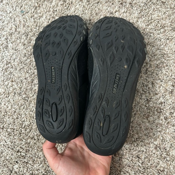 Sketchers relaxed fit memory foam slip on shoes - Picture 3 of 7